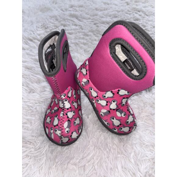 Bogs Toddler Girl Sz. 5 “ Penguins” Pink Waterproof Boots. Fantastic Pair - Picture 9 of 12